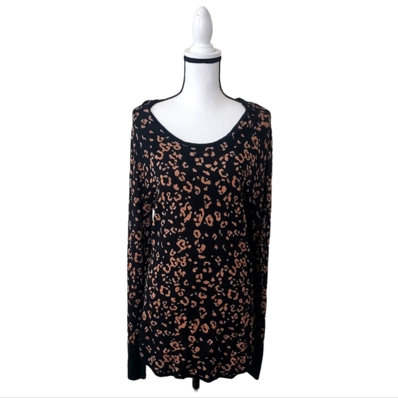 Charlie Paige Nadia Sweater Top Cheetah Print Large - Picture 2 of 10